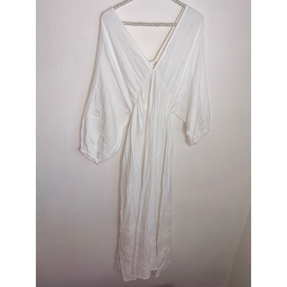 Trina Turk open Back Dress Medium White New Embroidered Pom Pom Maxi long sleeve